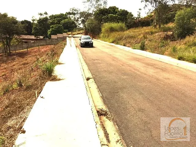 Terreno com 250m², à venda, no bairro Vila Santa Helena em Atibaia