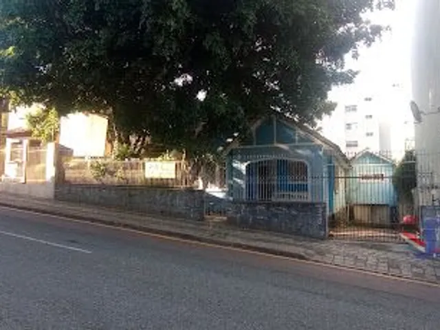 Terreno à venda, no bairro São Francisco em Curitiba