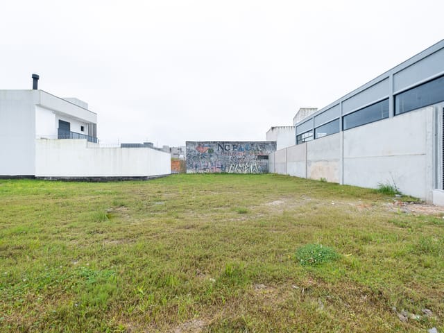 Terreno com 360m², para alugar, no bairro Três Vendas em Pelotas