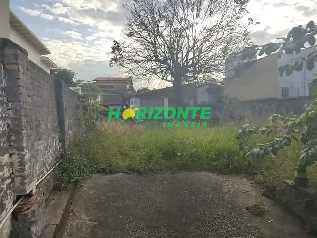 Terreno com 667m², à venda, no bairro Jardim São Dimas em São José dos Campos