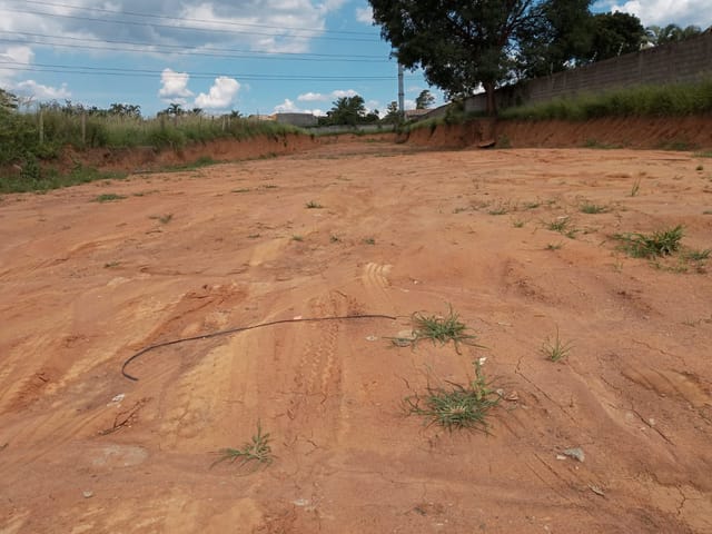 Terreno com 3071m², à venda, no bairro Esplanada Independência em Taubaté