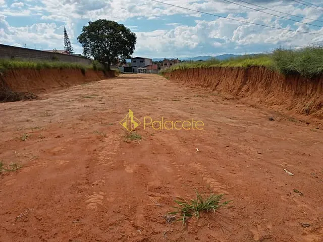 Terreno com 3071m², à venda, no bairro Esplanada Independência em Taubaté