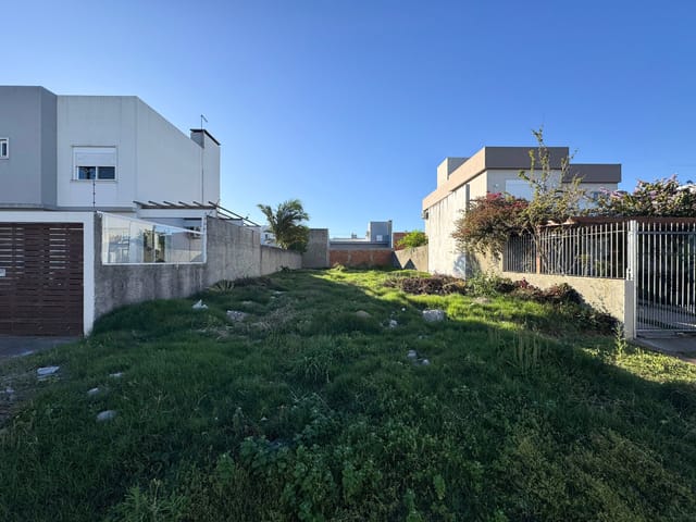 Terreno com 250m², à venda, no bairro Laranjal em Pelotas