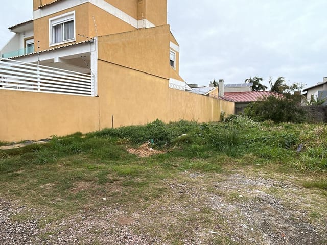 Terreno com 275m², à venda, no bairro Laranjal em Pelotas