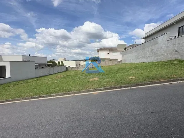 Terreno com 450m², à venda, no bairro Residencial Fazenda Serrinha em Itatiba