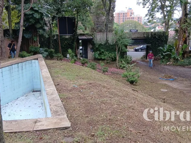 Terreno à venda, no bairro Mercês em Curitiba