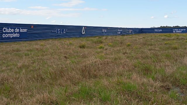 Terreno com 403m², à venda, no bairro Laranjal em Pelotas