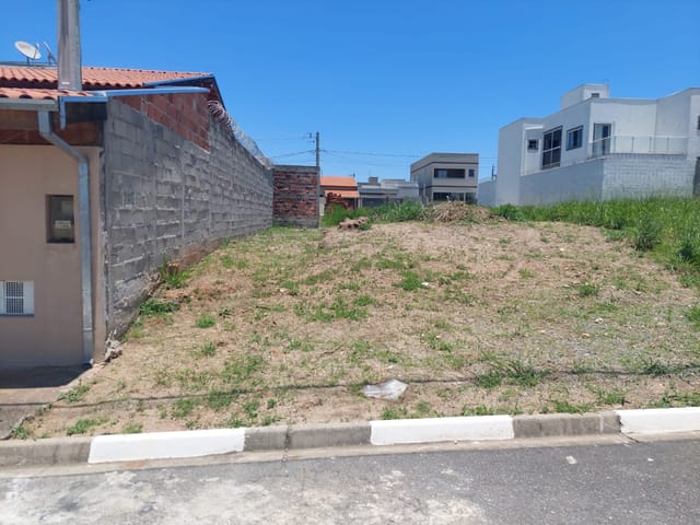 Terreno com 176m², à venda, no bairro Loteamento Residencial e Comercial Flamboyant em Pindamonhangaba