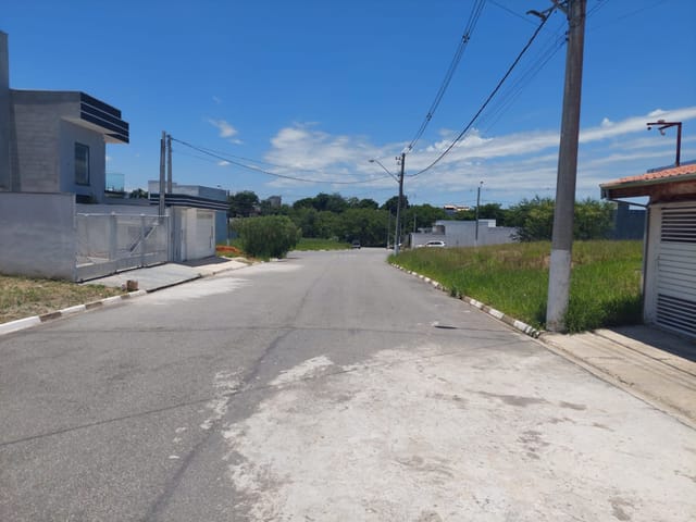 Terreno com 176m², à venda, no bairro Loteamento Residencial e Comercial Flamboyant em Pindamonhangaba