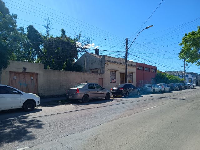 Terreno com 822m², à venda, no bairro Centro em Pelotas