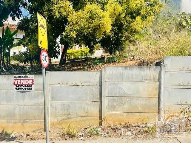 Terreno com 160m², à venda, no bairro Jardim Imperial em Atibaia