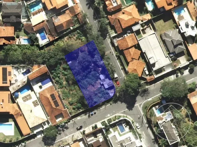 Terreno com 880m², à venda, no bairro Interlagos em São Paulo