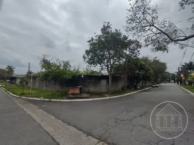 Terreno com 880m², à venda, no bairro Interlagos em São Paulo