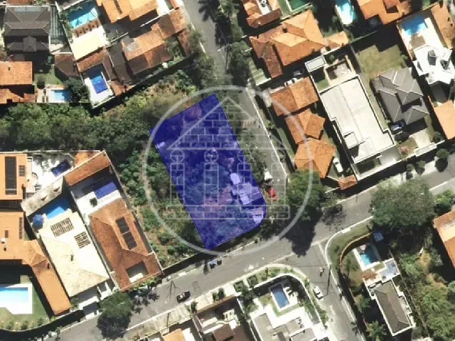 Terreno com 880m², à venda, no bairro Interlagos em São Paulo
