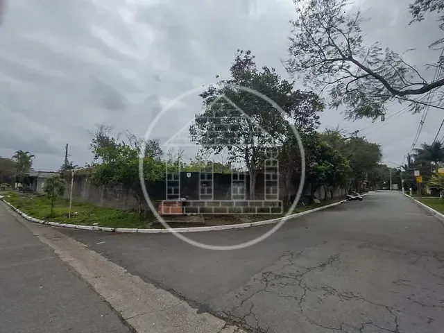 Terreno com 880m², à venda, no bairro Interlagos em São Paulo