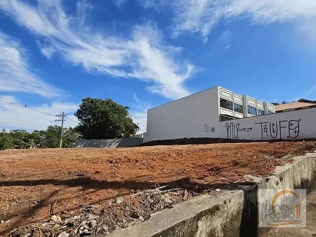 Terreno com 251m², à venda, no bairro Centro em Atibaia