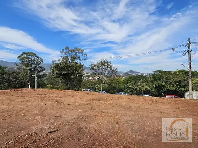 Terreno com 251m², à venda, no bairro Centro em Atibaia