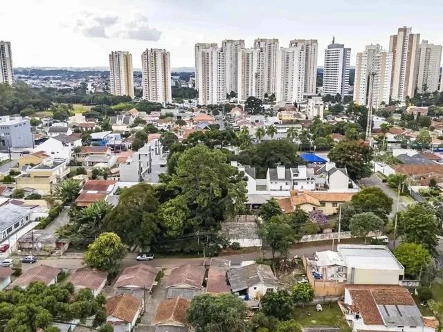 Terreno à venda, no bairro Campo Comprido em Curitiba