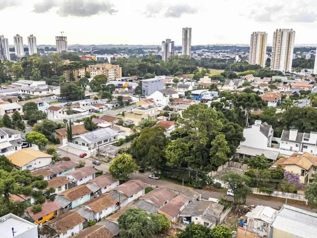 Terreno à venda, no bairro Campo Comprido em Curitiba