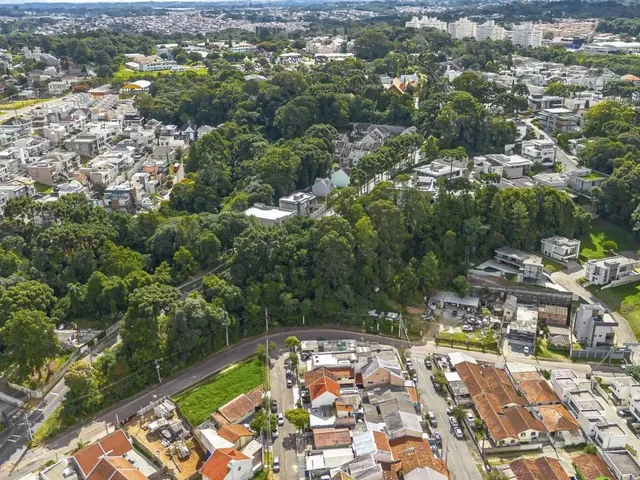 Terreno à venda, no bairro Campo Comprido em Curitiba