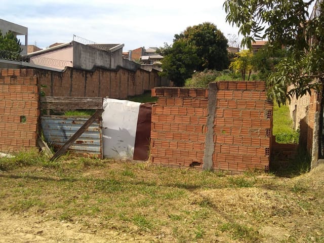 Terreno com 364m², à venda, no bairro Belvedere Club dos 500 em Guaratinguetá