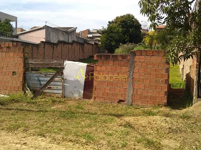 Terreno com 364m², à venda, no bairro Belvedere Club dos 500 em Guaratinguetá