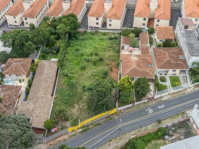 Terreno à venda, no bairro Seminário em Curitiba
