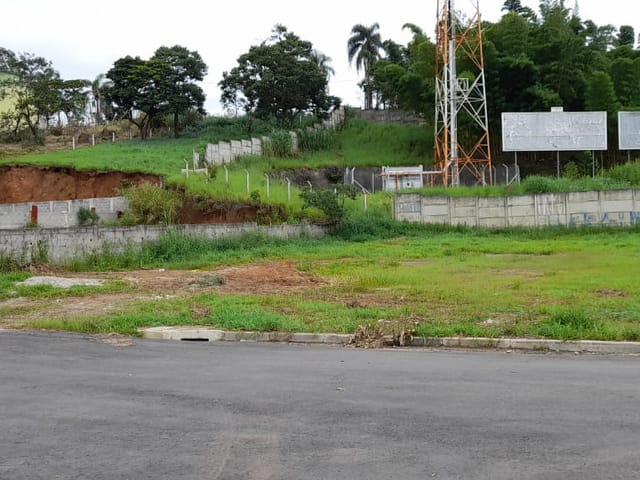 Terreno com 627m², à venda, no bairro Jardim Santa Tereza em Taubaté