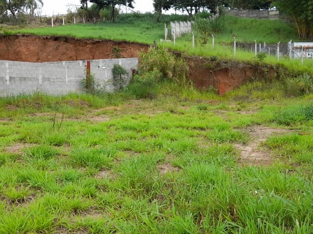 Terreno com 627m², à venda, no bairro Jardim Santa Tereza em Taubaté