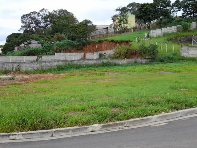 Terreno com 627m², à venda, no bairro Jardim Santa Tereza em Taubaté