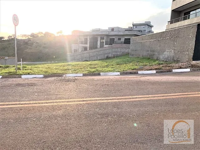 Terreno com 360m², à venda, no bairro Jardim dos Pinheiros em Atibaia