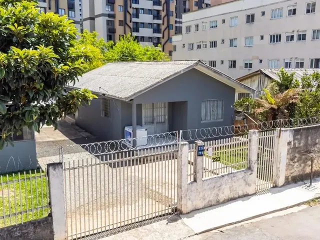 Terreno 3 quartos e 1 banheiro, à venda, no bairro Campo Comprido em Curitiba
