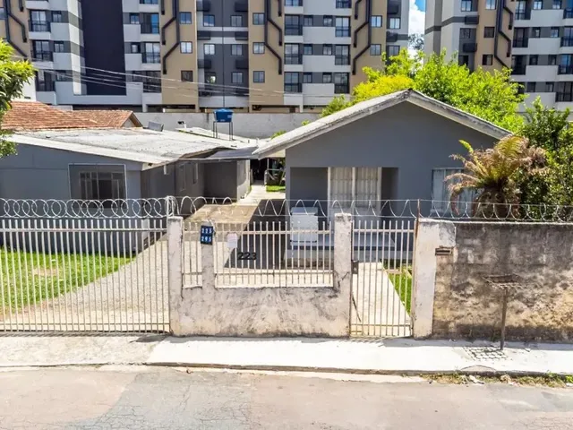 Terreno 3 quartos e 1 banheiro, à venda, no bairro Campo Comprido em Curitiba