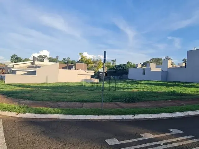 Terreno com 398m², à venda, no bairro Ideal em Londrina