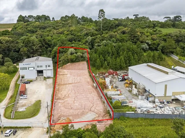 Terreno à venda, no bairro Centro em Campo Magro