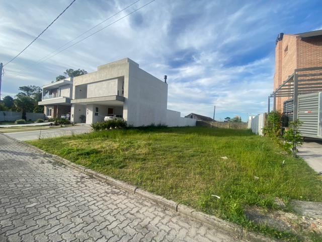 Terreno com 360m², à venda, no bairro Três Vendas em Pelotas