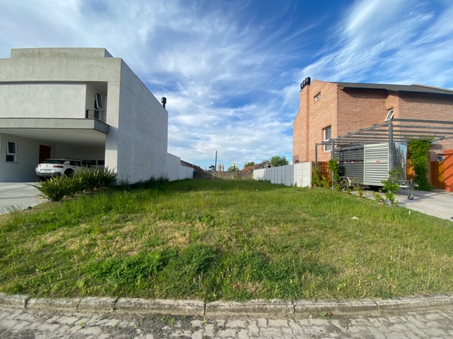 Terreno com 360m², à venda, no bairro Três Vendas em Pelotas