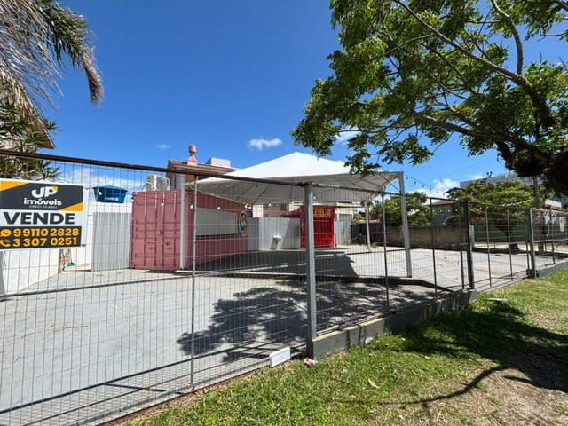 Terreno com 294m², à venda, no bairro Laranjal em Pelotas