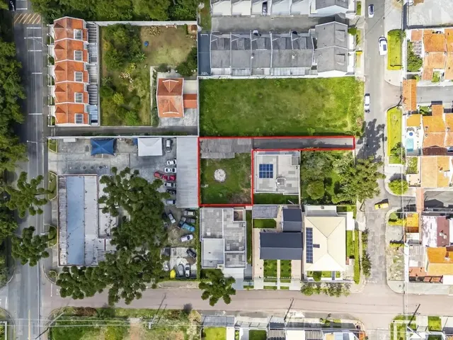 Terreno à venda, no bairro Portão em Curitiba