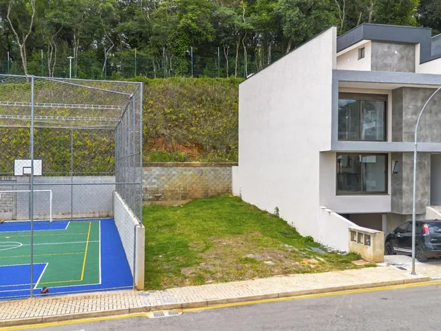 Terreno com 137m², à venda, no bairro Campo Comprido em Curitiba