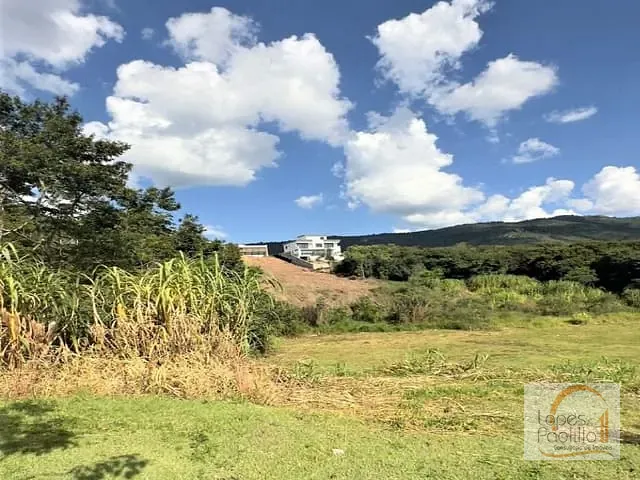 Terreno com 720m², à venda, no bairro Itapetininga em Atibaia