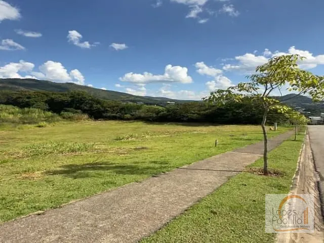 Terreno com 720m², à venda, no bairro Itapetininga em Atibaia