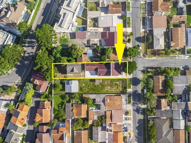 Terreno 4 quartos e 3 banheiros, à venda, no bairro São Braz em Curitiba