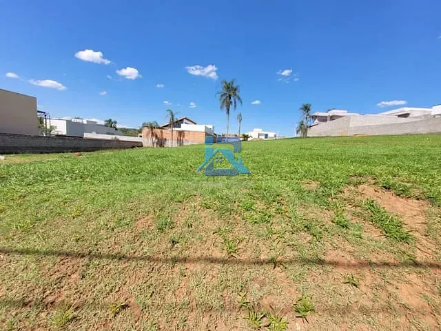 Terreno com 588m², à venda, no bairro Bairro da Posse em Itatiba