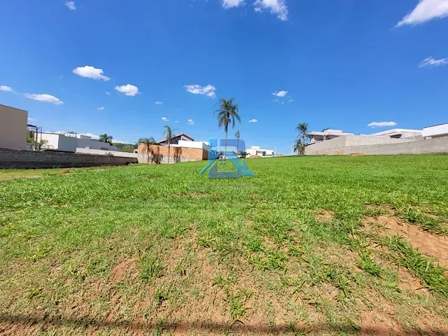 Terreno com 588m², à venda, no bairro Bairro da Posse em Itatiba