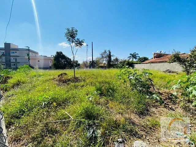 Terreno com 588m², à venda, no bairro Jardim Colonial em Atibaia