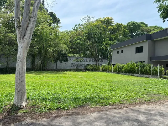 Terreno com 682m², à venda, no bairro Jardim Paraíba em Jacareí