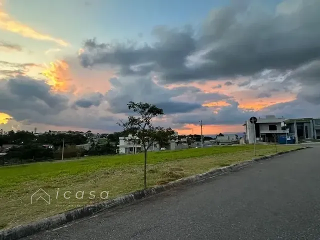 Terreno com 368m², à venda, no bairro Residencial Colinas. em Caçapava