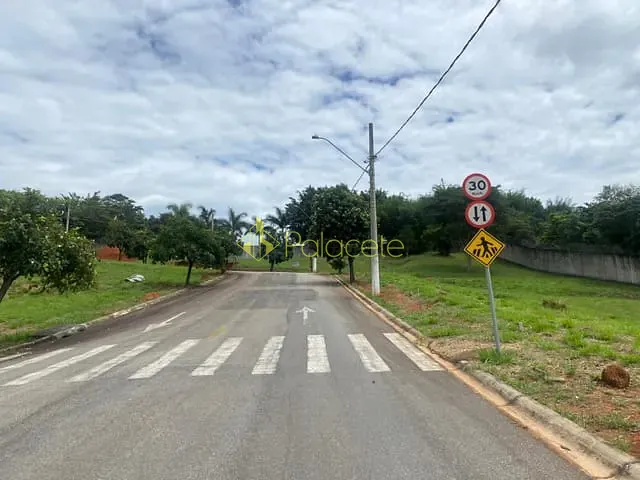 Terreno com 285m², à venda, no bairro Chácaras Cataguá em Taubaté