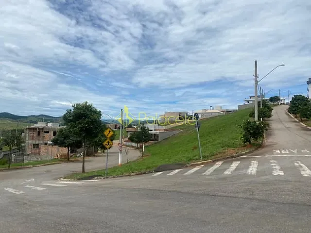 Terreno com 285m², à venda, no bairro Chácaras Cataguá em Taubaté